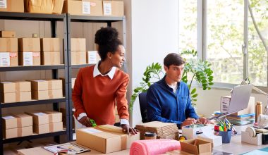 How to Calculate Cubic Feet for Shipping
